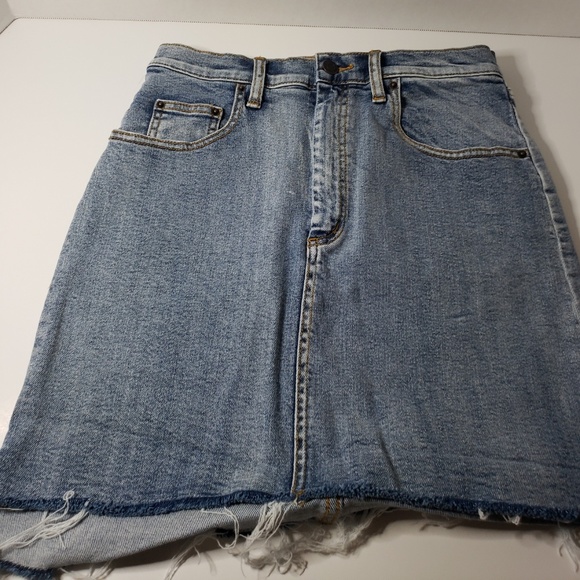 Soho Shorts size 8 (3 pair 1Wilfred size 8 skirt - Picture 6 of 7